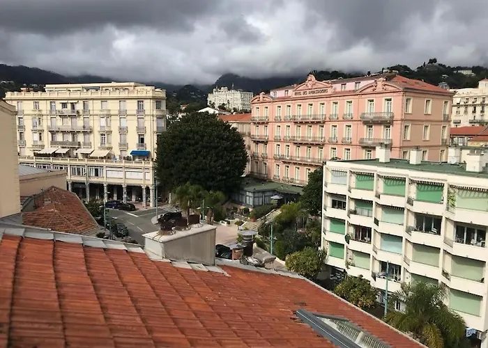 Lumineux Studio Sous Les Toits De Menton